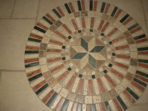 Rosace en mosaïque de carreaux